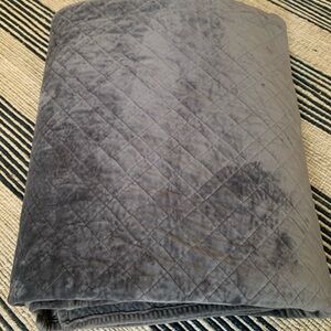 Vince Camuto King Size Velvet Diamond Stitch Quilt. Like new!